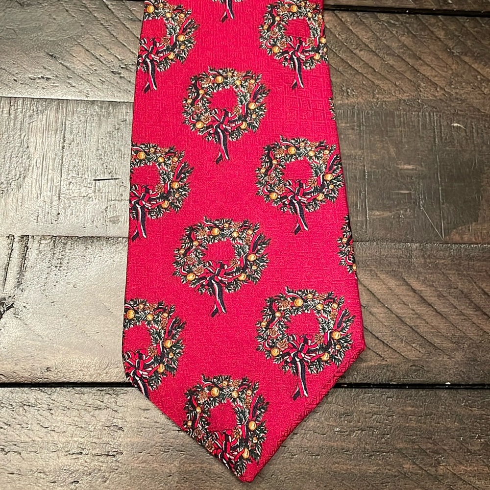 Mark Alexander silk holiday tie.
